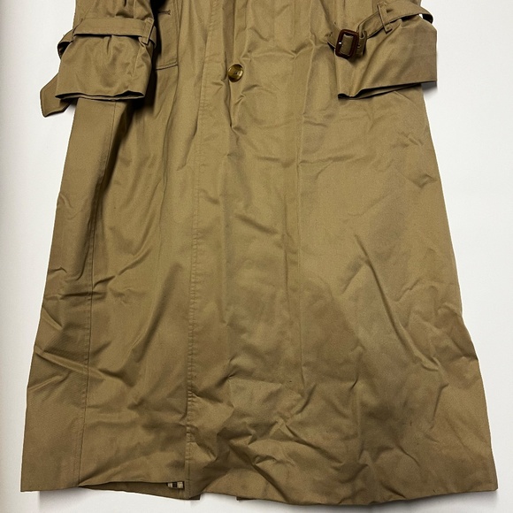 Vintage Burberrys Trench Coat with Wool Lining – Made in England – Classic Tan - Picture 3 of 8